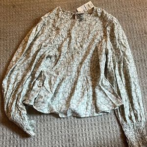 Long sleeve spring top size M